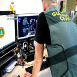 La Guardia Civil de Cantabria arresta a treinta personas involucradas en ciberestafas que ascienden a casi 90.000 euros.