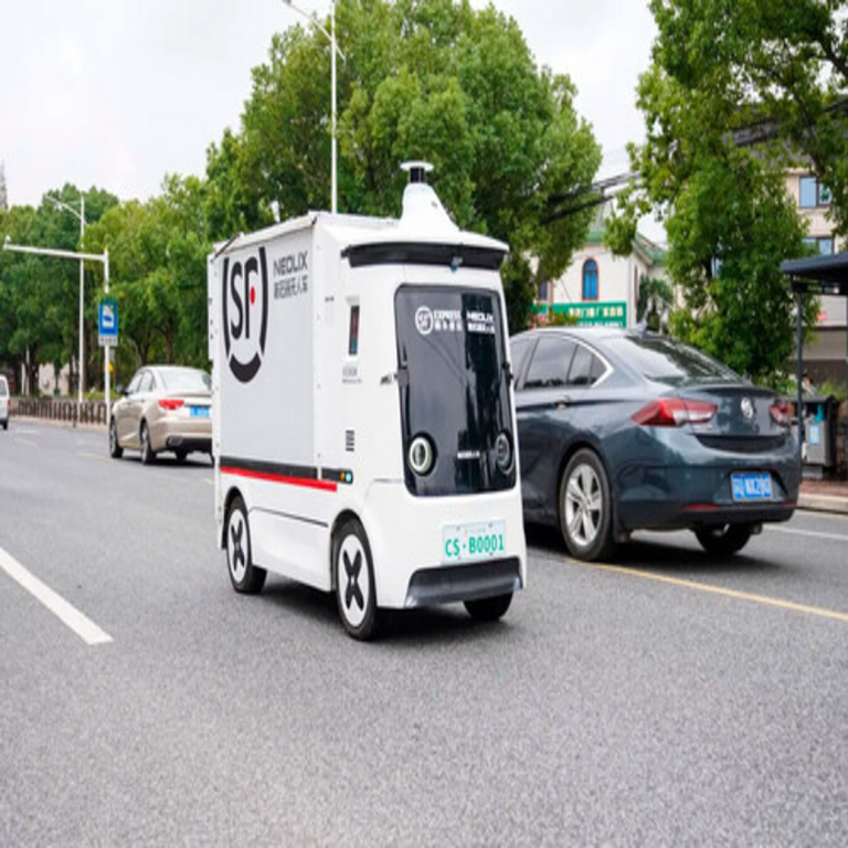 Las compañías de entrega en China procesan 5.400 paquetes por segundo, y su estrategia para optimizar esa logística radica en las robofurgos.