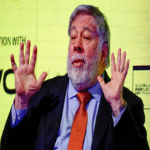 Steve Wozniak, Elon Musk y otras destacadas figuras del ámbito tecnológico solicitan detener el progreso de la inteligencia artificial para evitar poner en riesgo a la humanidad.