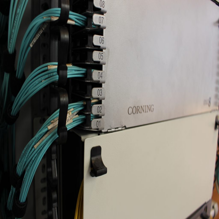 Corning apuesta por la densificación para afrontar la nueva era de los centros de datos de IA.