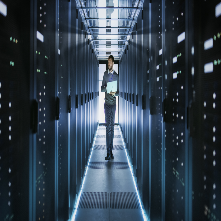 Guía para implementar un centro de datos de inteligencia artificial en 90 días