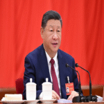 China continúa formulando planes quinquenales en el estilo comunista tradicional, con el objetivo de lograr autosuficiencia tecnológica.