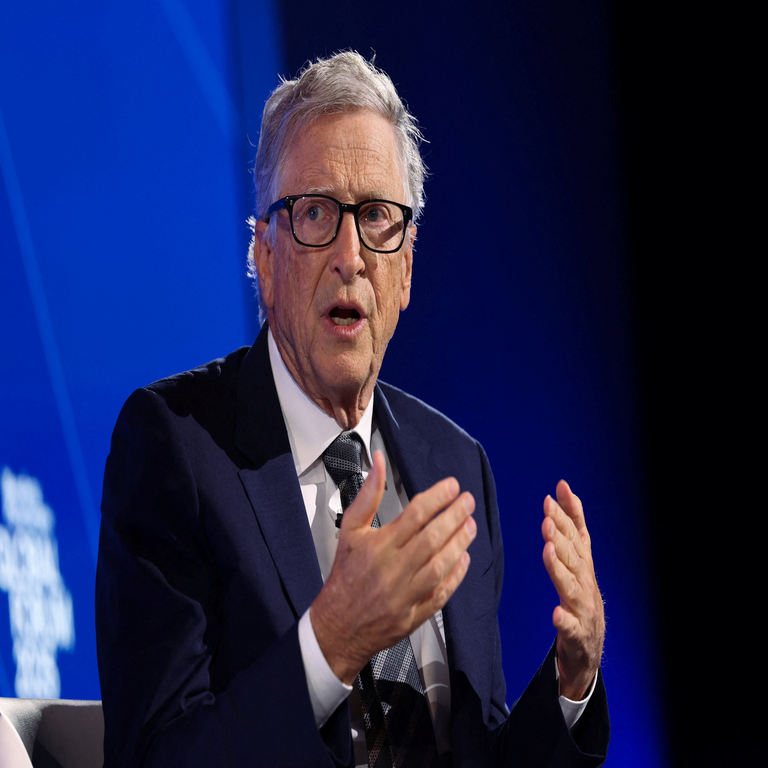 La estrategia de Bill Gates para abordar los desafíos sanitarios en naciones en desarrollo mediante inteligencia artificial.