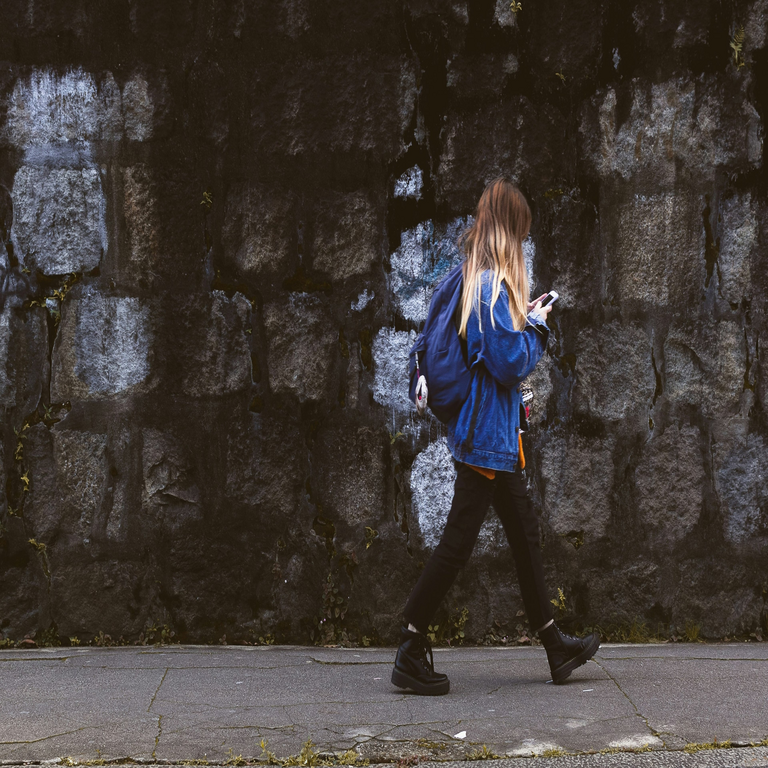 En el caso de que un chatbot fomente conductas suicidas, la inteligencia artificial no debe simular empatía. En el caso de que un chatbot fomente conductas suicidas, la inteligencia artificial no debe simular empatía.