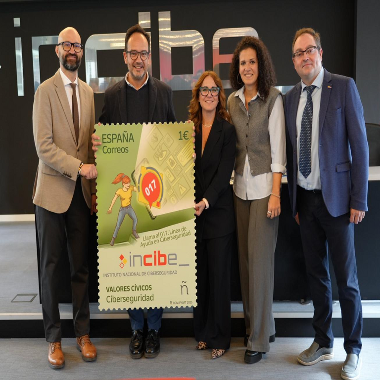 Correos lanza un sello postal enfocado en ciberseguridad que resalta el servicio de atención telefónica 017. Correos lanza un sello postal enfocado en ciberseguridad que resalta el servicio de atención telefónica 017.