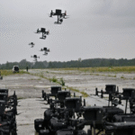 En Ucrania, la etapa de descontrol ya no se centra en drones que despliegan otros drones para neutralizar a sus contrapartes: ahora una sola inteligencia lo gestiona todo.