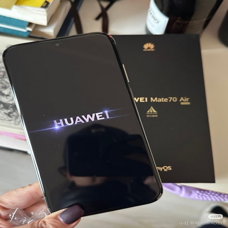 El HUAWEI Mate 70 Air se revela en una imagen auténtica con antelación a su presentación oficial.