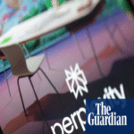 Amazon demanda a startup de inteligencia artificial por la función de compras y adquisiciones automatizadas en su navegador.