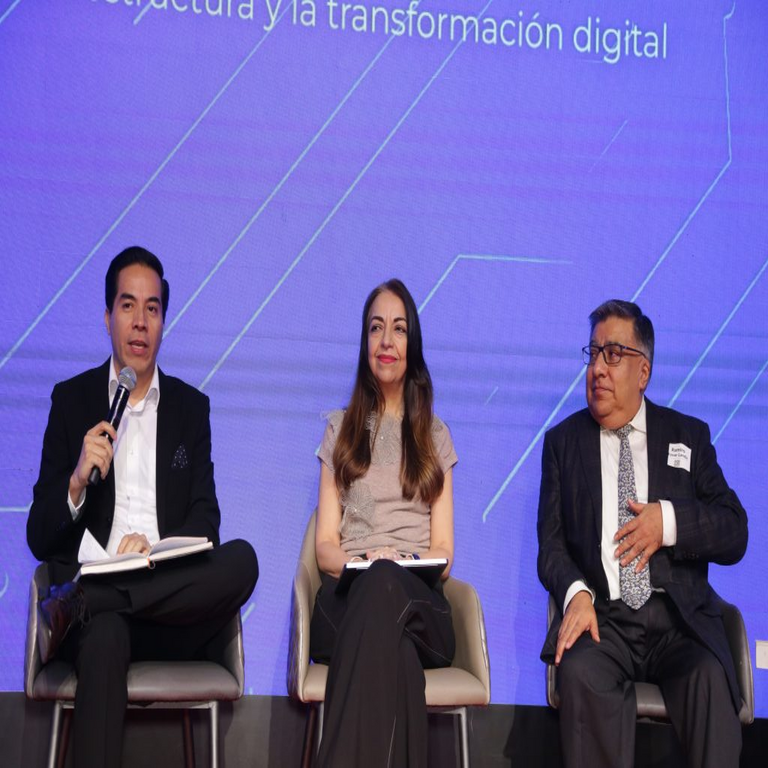 Expertos declaran que el modelo de preponderancia en telecomunicaciones se encuentra exhausto. Expertos declaran que el modelo de preponderancia en telecomunicaciones se encuentra exhausto.