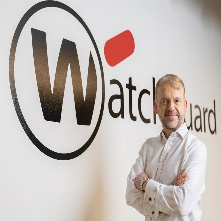 WatchGuard designa a Joe Smolarski como director ejecutivo para impulsar una nueva fase de innovación. WatchGuard designa a Joe Smolarski como director ejecutivo para impulsar una nueva fase de innovación.