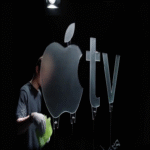 Sin inteligencia artificial ni efectos digitales: El nuevo logotipo de Apple TV se creó mediante un cristal, luces de colores y una cámara. Sin inteligencia artificial ni efectos digitales: El nuevo logotipo de Apple TV se creó mediante un cristal, luces de colores y una cámara.