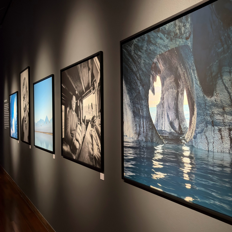 Fotógrafos chilenos presentan la belleza de Chile, capturada mediante un iPhone 17 Pro Max, en el GAM.