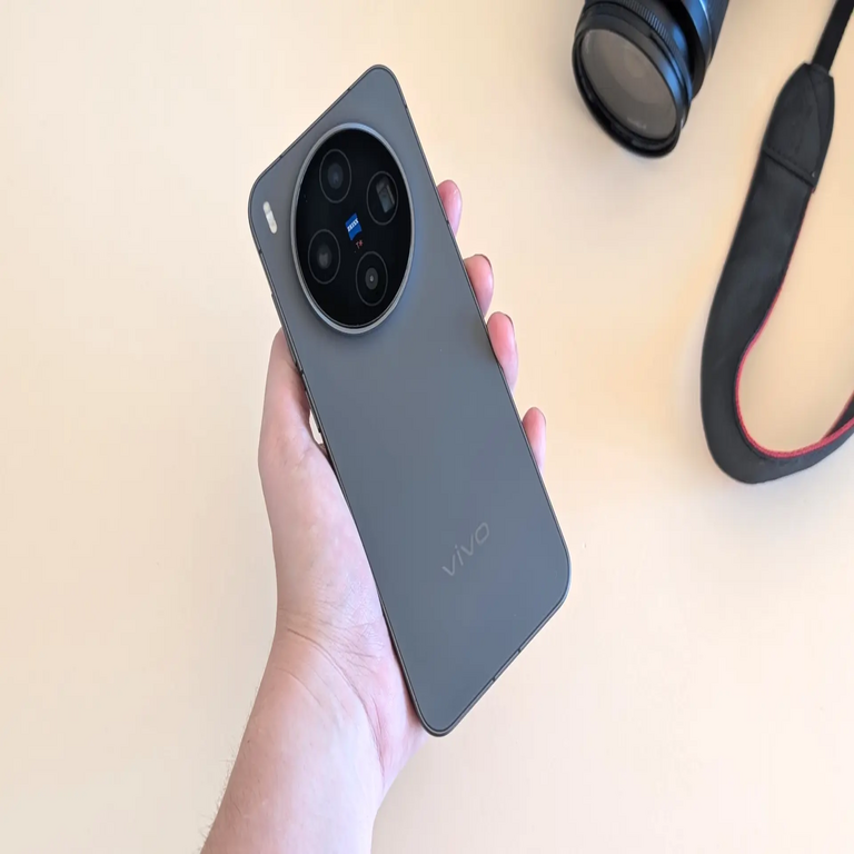 El Vivo X300 es un pequeño gigante con una cámara colosal.