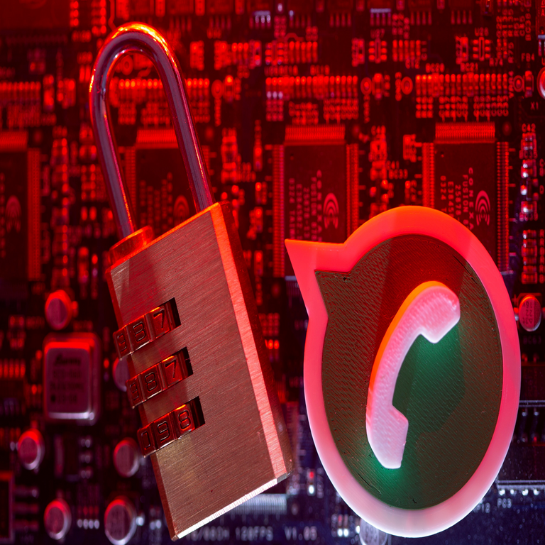 Optimización de una función en WhatsApp para proteger a los usuarios contra estafas mediante un único toque