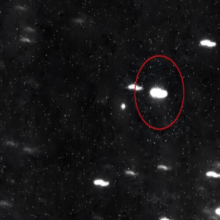 Investigador de Harvard plantea la hipótesis de que 3I/ATLAS podría ser una nave alienígena, mientras nueva evidencia científica esclarece su verdadera naturaleza Investigador de Harvard plantea la hipótesis de que 3I/ATLAS podría ser una nave alienígena, mientras nueva evidencia científica esclarece su verdadera naturaleza