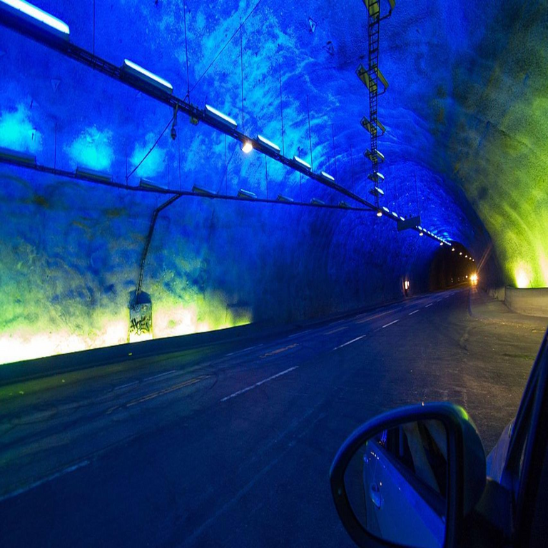 El túnel submarino más extenso y profundo del planeta: una impresionante obra de ingeniería de 27 km de vía a 392 m bajo el nivel del mar. El túnel submarino más extenso y profundo del planeta: una impresionante obra de ingeniería de 27 km de vía a 392 m bajo el nivel del mar.
