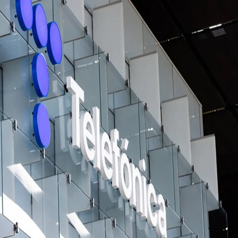 El día en que Telefónica reconoció su contradicción inherente: invertir de forma inédita, recortar de manera habitual El día en que Telefónica reconoció su contradicción inherente: invertir de forma inédita, recortar de manera habitual