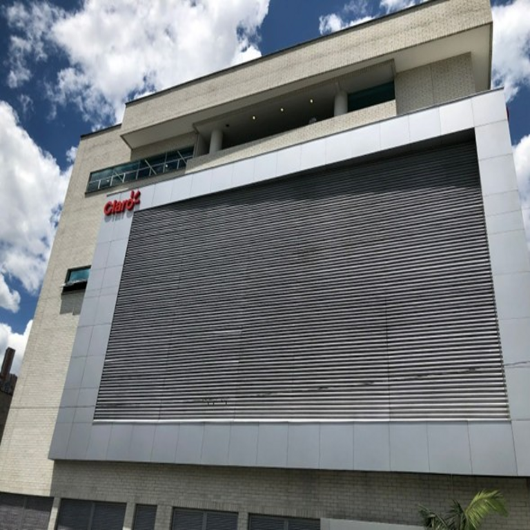 Claro actualiza su Megacenter Triara en Medellín mediante una inversión superior a 13 millones de dólares. Claro actualiza su Megacenter Triara en Medellín mediante una inversión superior a 13 millones de dólares.