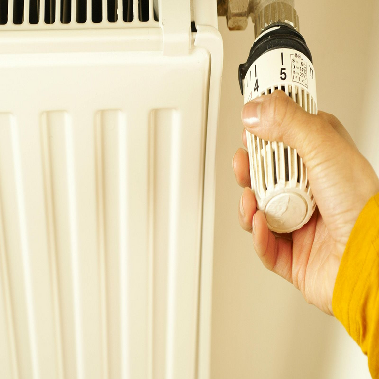 Mi factura eléctrica resulta excesivamente elevada en invierno, a pesar de que estimo un consumo moderado; ¿cuál podría ser la causa subyacente? Mi factura eléctrica resulta excesivamente elevada en invierno, a pesar de que estimo un consumo moderado; ¿cuál podría ser la causa subyacente?