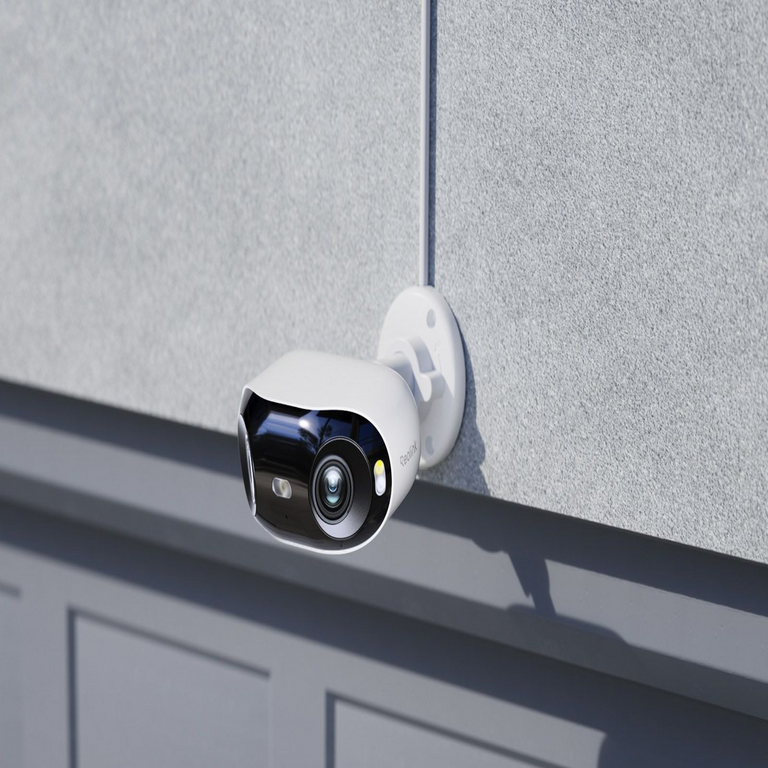 Evaluación de la cámara IP Reolink Elite XPro PoE para exteriores, con capacidad de visión nocturna en color.