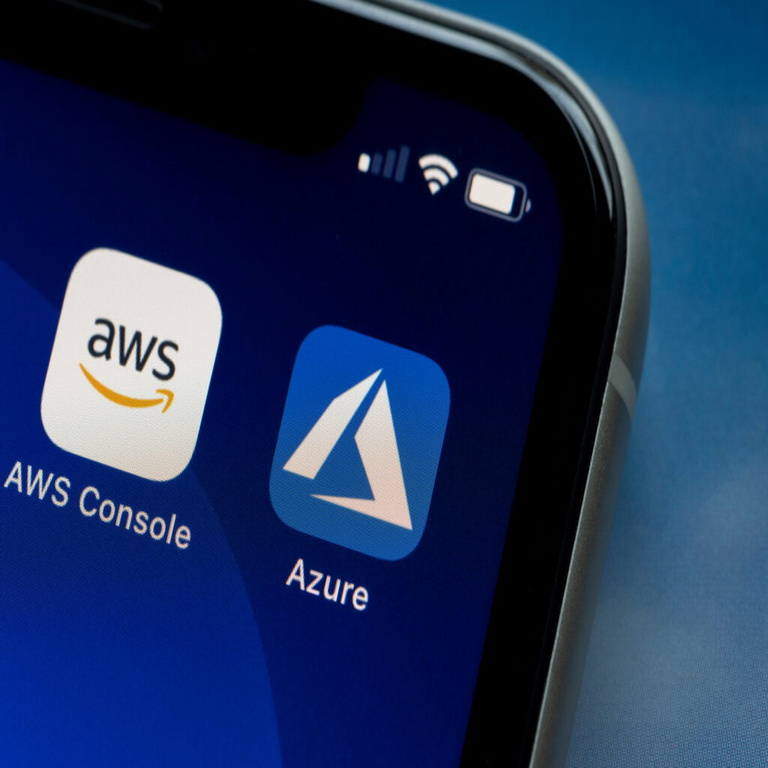 La Comisión Europea evalúa si AWS y Microsoft Azure deben actuar como guardianes de acceso en la nube. La Comisión Europea evalúa si AWS y Microsoft Azure deben actuar como guardianes de acceso en la nube.