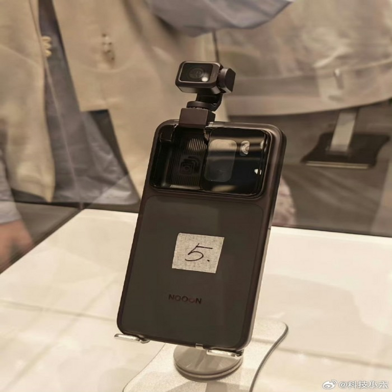 HONOR presenta en vivo por primera vez el Robot Phone previo a su lanzamiento oficial.