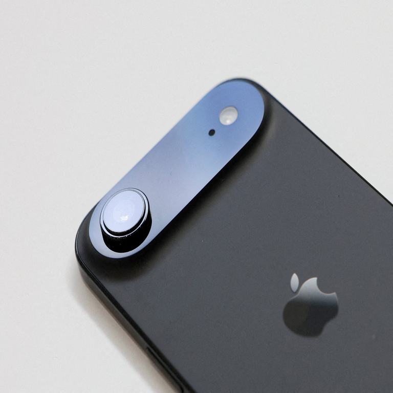 Usuarios de motocicletas con iPhone: precaución, las cámaras del dispositivo móvil podrían enfrentar riesgos significativos.