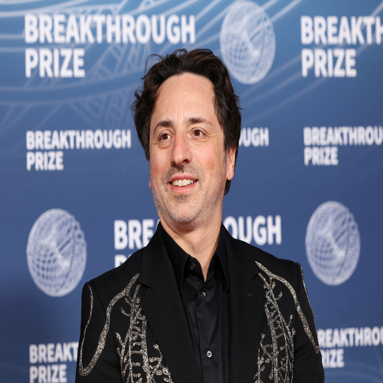 Sergey Brin, cofundador de Google, adelanta a Larry Ellison de Oracle y asciende al tercer lugar entre las personas más ricas del planeta. Sergey Brin, cofundador de Google, adelanta a Larry Ellison de Oracle y asciende al tercer lugar entre las personas más ricas del planeta.