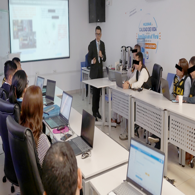 En Perú, Osiptel forma a la Policía Nacional del Perú en el uso de un módulo para la consulta en línea de servicios y equipos móviles asociados a actividades delictivas. En Perú, Osiptel forma a la Policía Nacional del Perú en el uso de un módulo para la consulta en línea de servicios y equipos móviles asociados a actividades delictivas.
