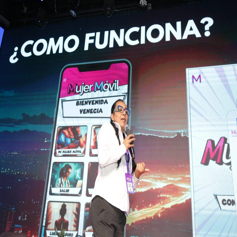 Cumbre Digital de México | Conferencia principal de Rocío Villanueva