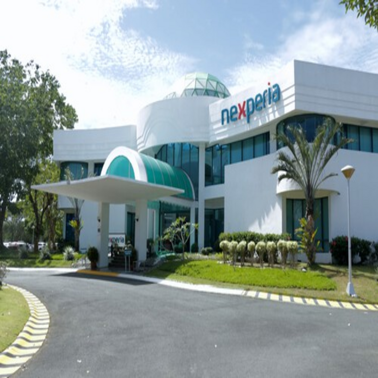 Las disputas en Nexperia ponen en riesgo la cadena de suministro, con una de las partes acusando a la otra de acciones destructivas.
