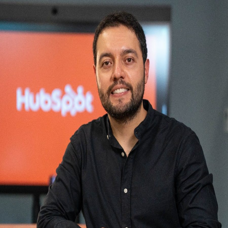 En 2026, la inteligencia artificial evolucionará de fase experimental a impulsora principal de los negocios: Ricardo Urrea de HubSpot En 2026, la inteligencia artificial evolucionará de fase experimental a impulsora principal de los negocios: Ricardo Urrea de HubSpot