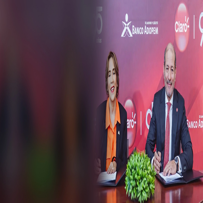 En República Dominicana, Claro y Banco Adopem suscriben convenio para promover el emprendimiento femenino.