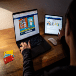 Los jóvenes de menores recursos son expuestos al doble de publicidad para obtener dinero fácil en las redes sociales.