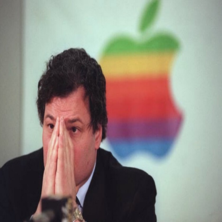 Durante la gestión de Michael Spindler al frente de Apple, propuso dos estrategias para superar la crisis, y afortunadamente ambas resultaron fallidas. Durante la gestión de Michael Spindler al frente de Apple, propuso dos estrategias para superar la crisis, y afortunadamente ambas resultaron fallidas.