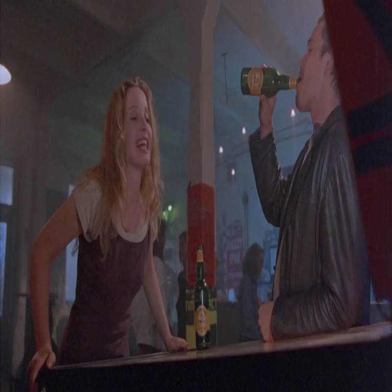 La cinta romántica con las críticas más favorables de la historia se encuentra disponible en Netflix, ha alcanzado sus 30 años de antigüedad y actualmente ostenta un estatus de culto.