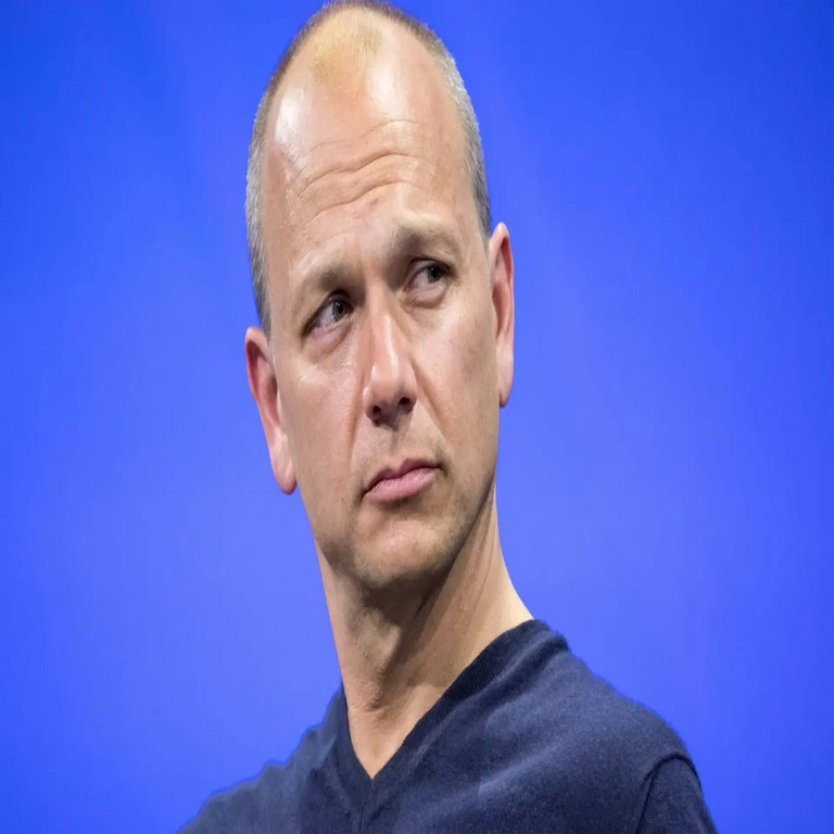 El inventor del iPod se integra de forma discreta en la lista de posibles sucesores de Tim Cook en Apple. El inventor del iPod se integra de forma discreta en la lista de posibles sucesores de Tim Cook en Apple.