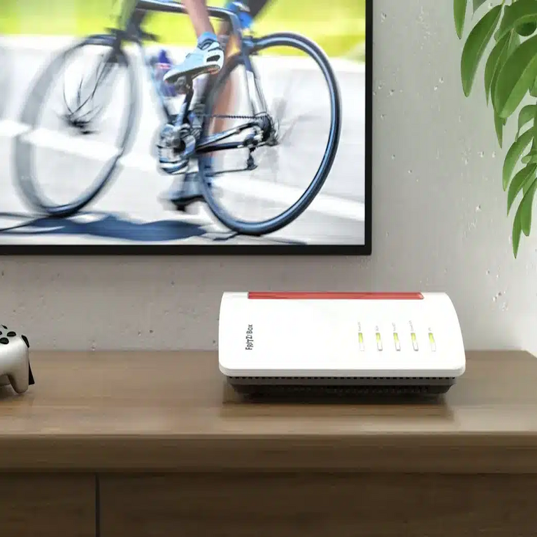 El amplio despliegue de fibra óptica y 5G en España enfrenta limitaciones por la baja velocidad del Wi-Fi. El amplio despliegue de fibra óptica y 5G en España enfrenta limitaciones por la baja velocidad del Wi-Fi.