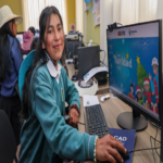 En Perú, casi mil estudiantes de Cusco fortalecen sus competencias digitales mediante el programa Conectando Futuros.
