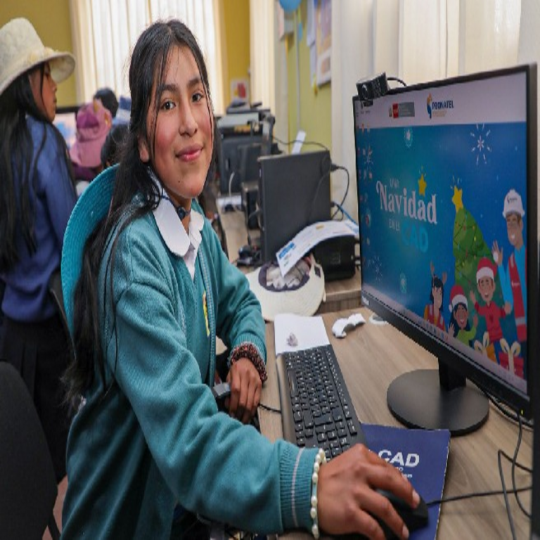 En Perú, casi mil estudiantes de Cusco fortalecen sus competencias digitales mediante el programa Conectando Futuros.