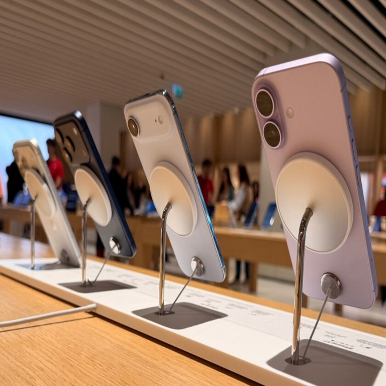 Apple lidera el ranking mundial de ventas superando a Samsung: el iPhone 16 arrasa en el mercado y el iPhone 17 Pro Max accede al top 10 en tiempo récord. Apple lidera el ranking mundial de ventas superando a Samsung: el iPhone 16 arrasa en el mercado y el iPhone 17 Pro Max accede al top 10 en tiempo récord.