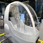 Japón presenta una innovadora lavadora para humanos que limpia y seca a las personas en solo 15 minutos.