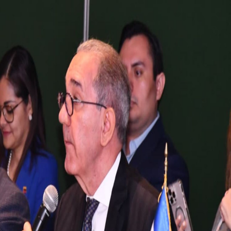 En República Dominicana, el ministro Franklin García Fermín resalta en México la colaboración regional para promover el talento humano y la innovación en América Latina y el Caribe. En República Dominicana, el ministro Franklin García Fermín resalta en México la colaboración regional para promover el talento humano y la innovación en América Latina y el Caribe.