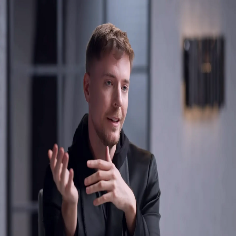 MrBeast aspira a establecer su propia empresa de tecnología financiera y operador de servicios móviles. MrBeast aspira a establecer su propia empresa de tecnología financiera y operador de servicios móviles.