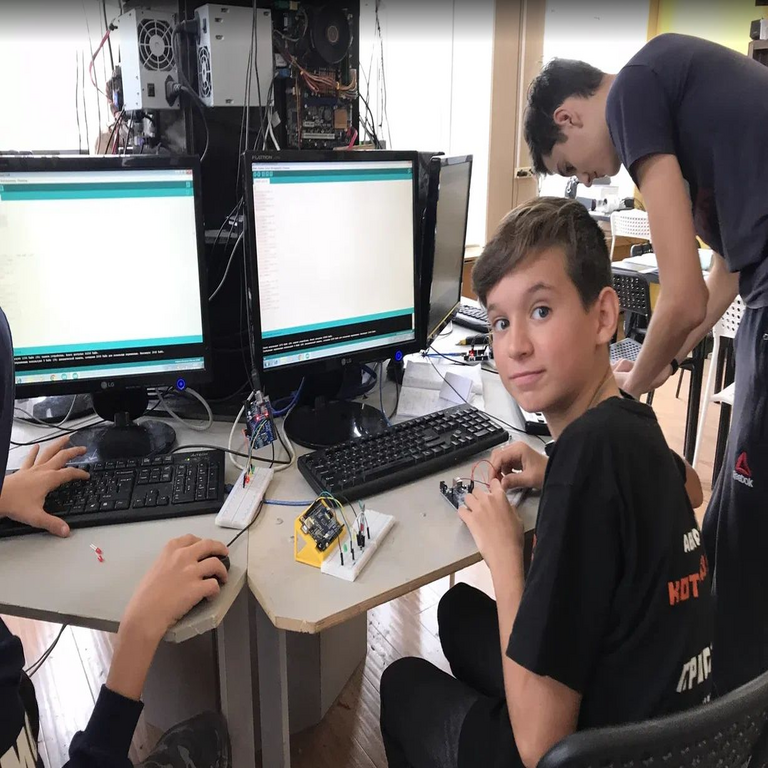 Nueve años de evolución en las clases de robótica de mi escuela infantil Nueve años de evolución en las clases de robótica de mi escuela infantil