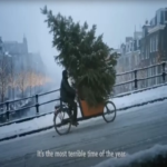 McDonald’s no ha extraído lecciones de Coca-Cola al lanzar un anuncio publicitario navideño generado por inteligencia artificial, lo que ha generado reacciones aún más adversas. McDonald’s no ha extraído lecciones de Coca-Cola al lanzar un anuncio publicitario navideño generado por inteligencia artificial, lo que ha generado reacciones aún más adversas.