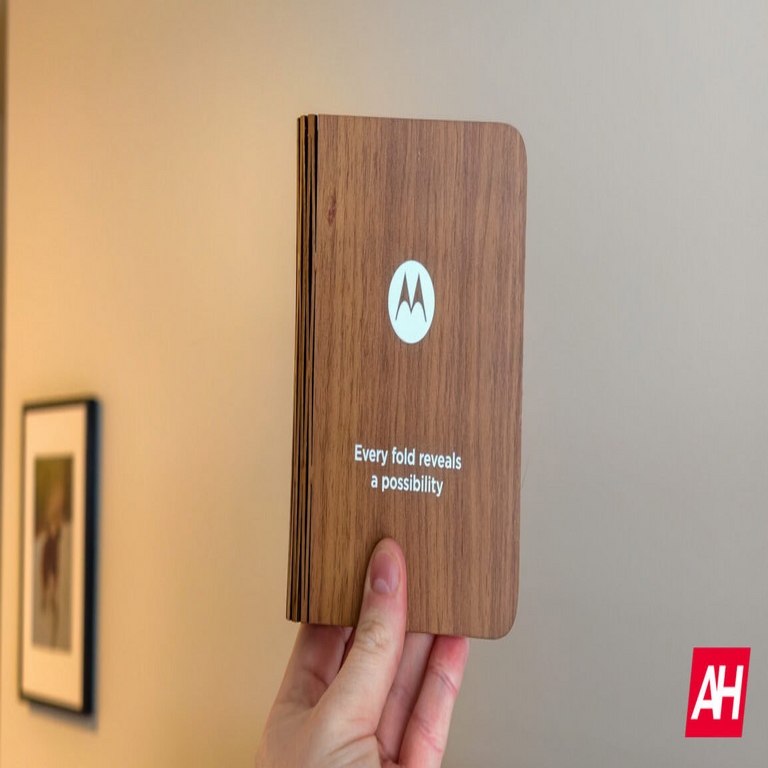 Motorola podría presentar su primer dispositivo plegable de estilo Fold el mes entrante. Motorola podría presentar su primer dispositivo plegable de estilo Fold el mes entrante.