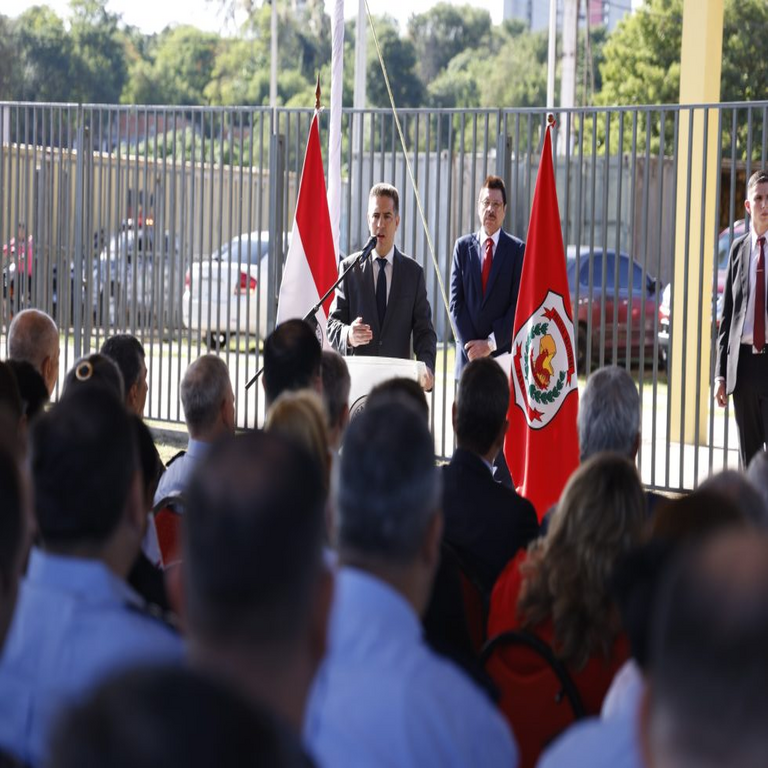 En Paraguay, el ministro Villate resalta el Botón Lince como el vínculo más eficiente entre la ciudadanía y la Policía Nacional. En Paraguay, el ministro Villate resalta el Botón Lince como el vínculo más eficiente entre la ciudadanía y la Policía Nacional.