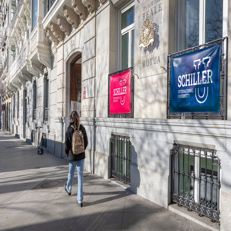 El concepto de educar orientado a un futuro inexistente.