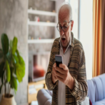 Guía práctica de WhatsApp para personas mayores: consejos para su uso seguro y efectivo.